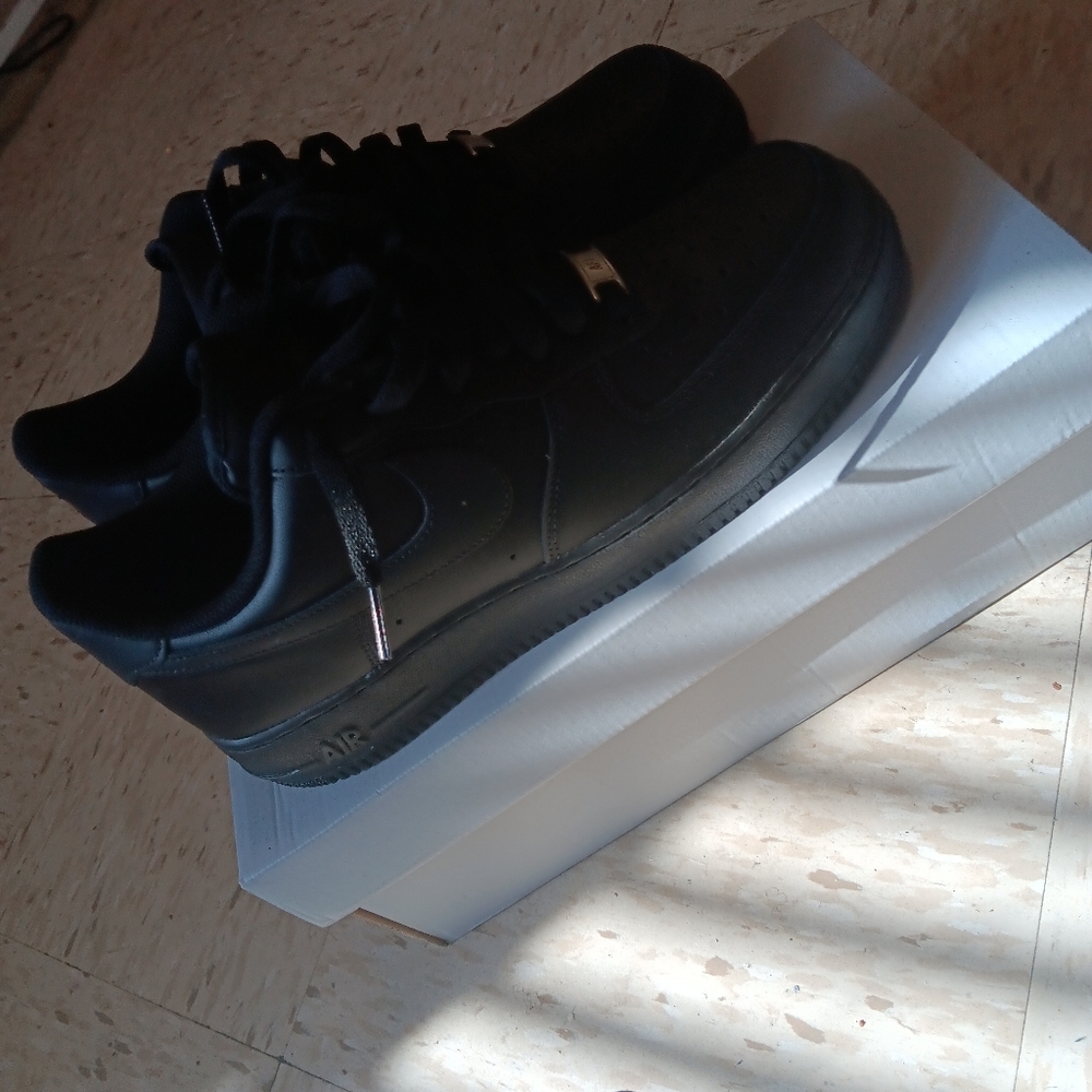 Air Force 1 Men Size 9